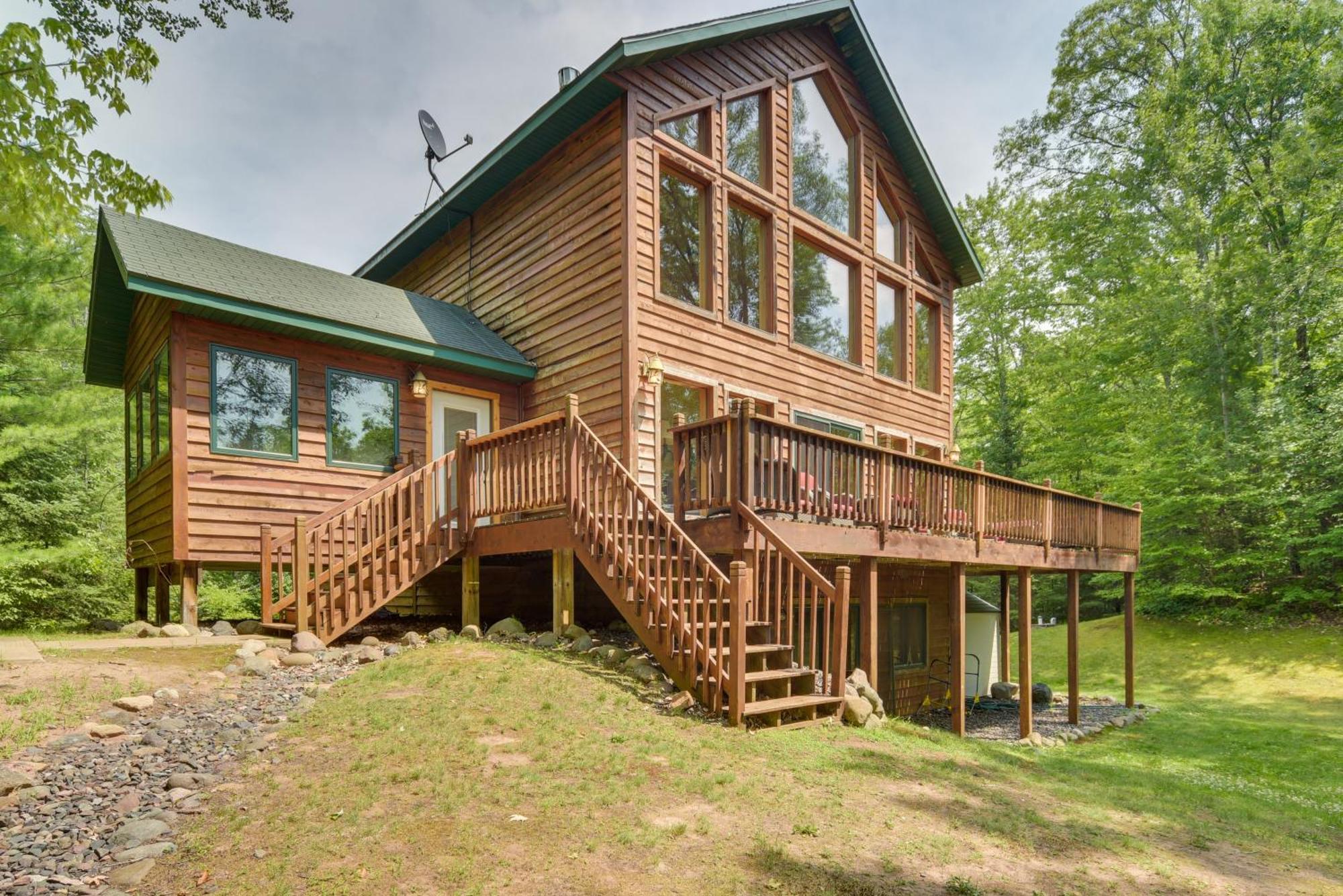 Scenic Hayward Lake View Retreat With Fire Pit 外观 照片