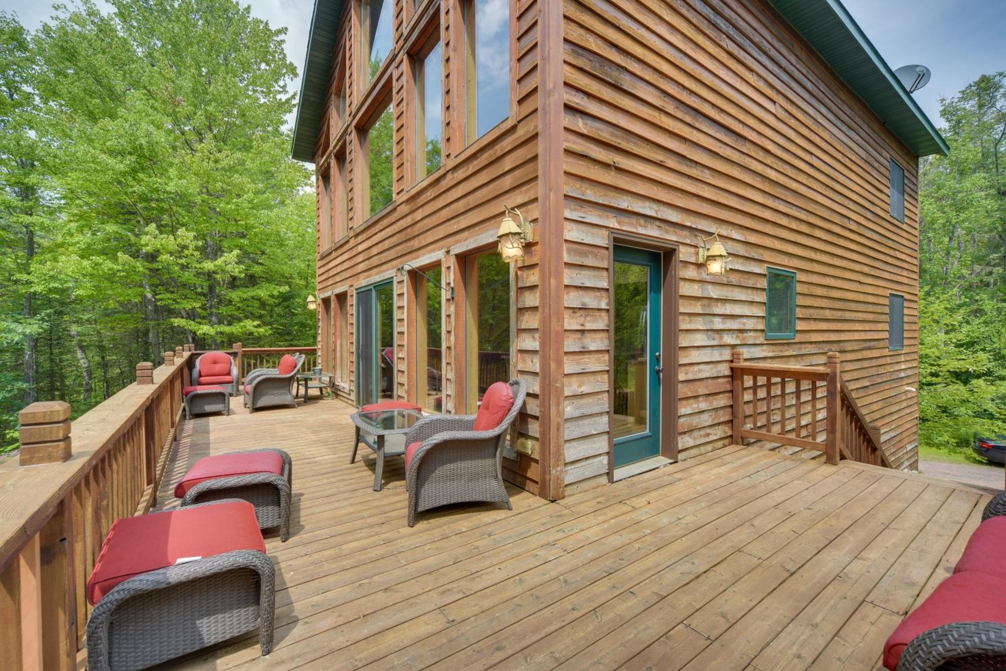 Scenic Hayward Lake View Retreat With Fire Pit 外观 照片