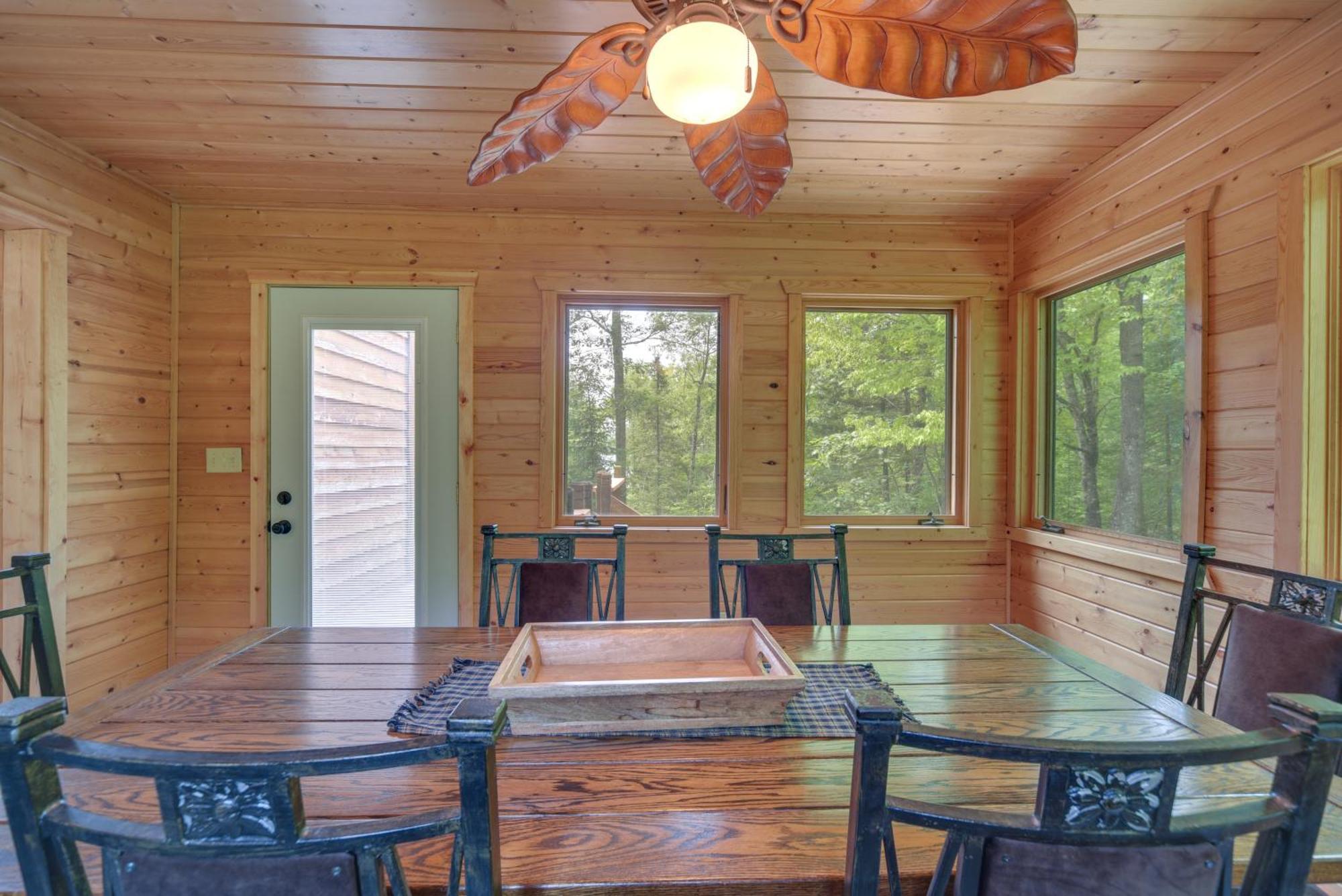 Scenic Hayward Lake View Retreat With Fire Pit 外观 照片