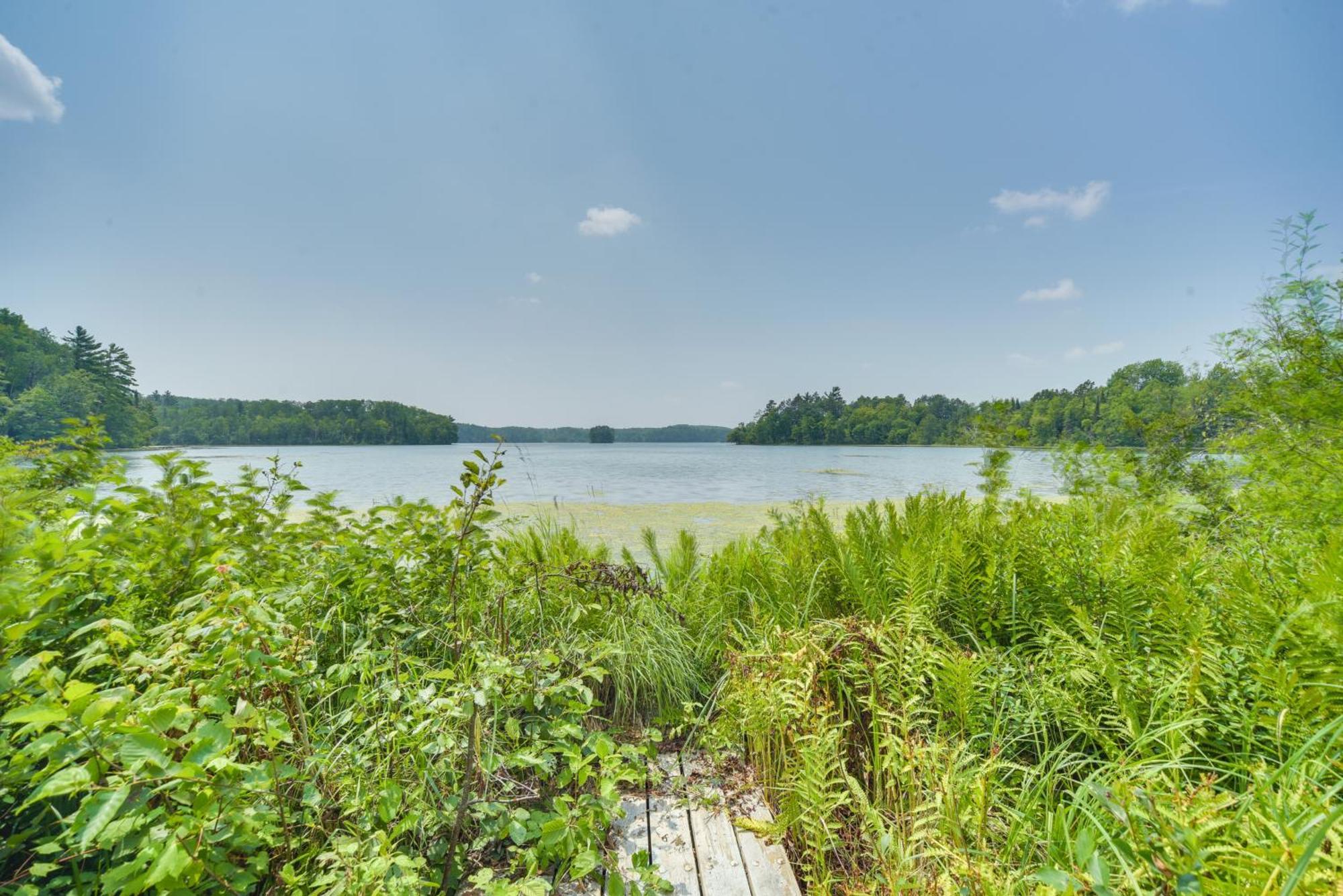 Scenic Hayward Lake View Retreat With Fire Pit 外观 照片