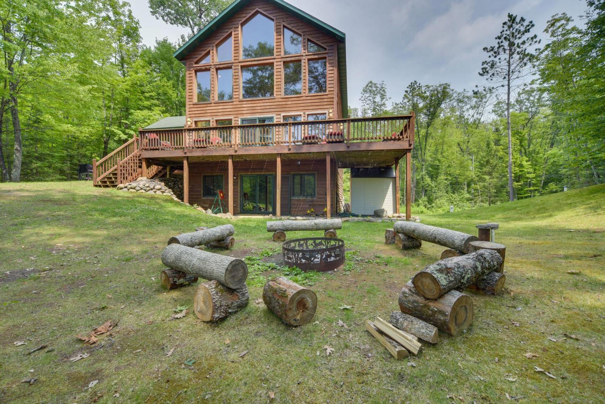 Scenic Hayward Lake View Retreat With Fire Pit 外观 照片
